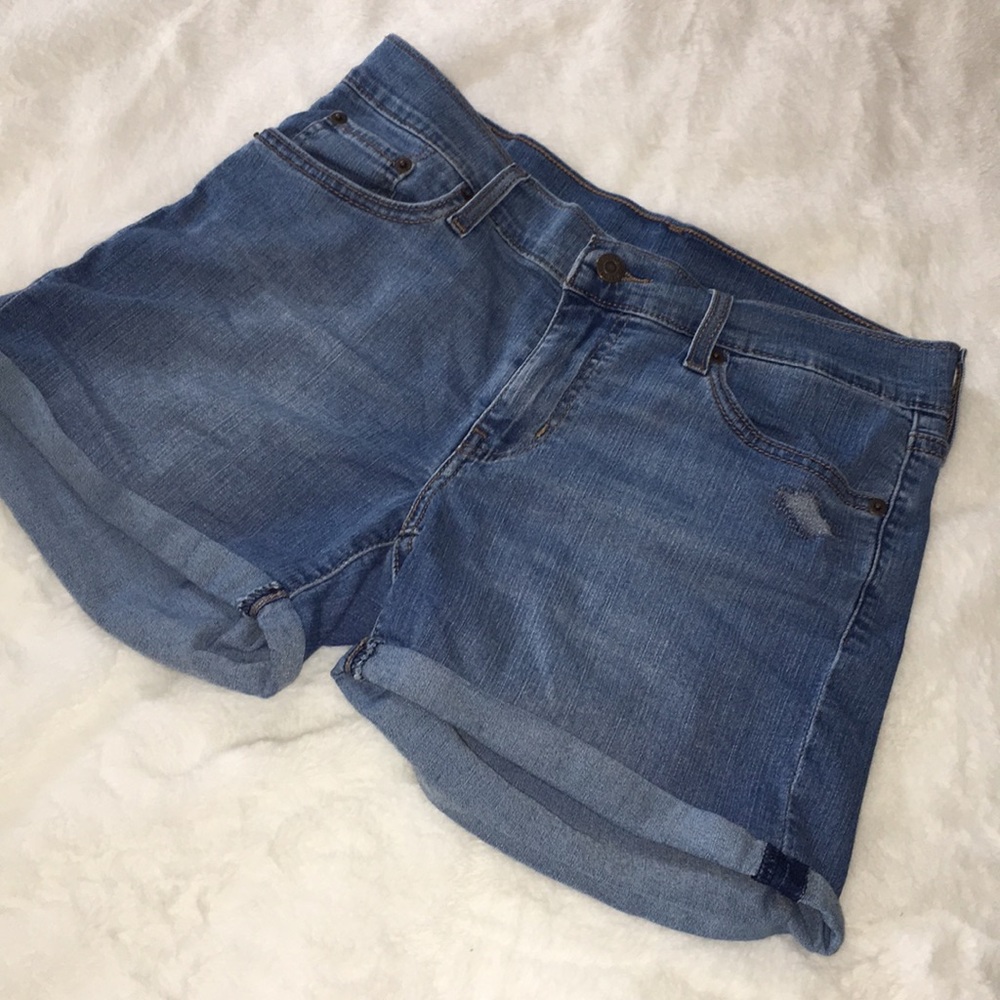 Levi Blue Jean Shorts!